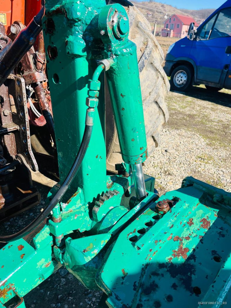 Plug cu 4 trupite Regent, cu roata, 70 inaltime de la sol — utilaj agricol de vanzare