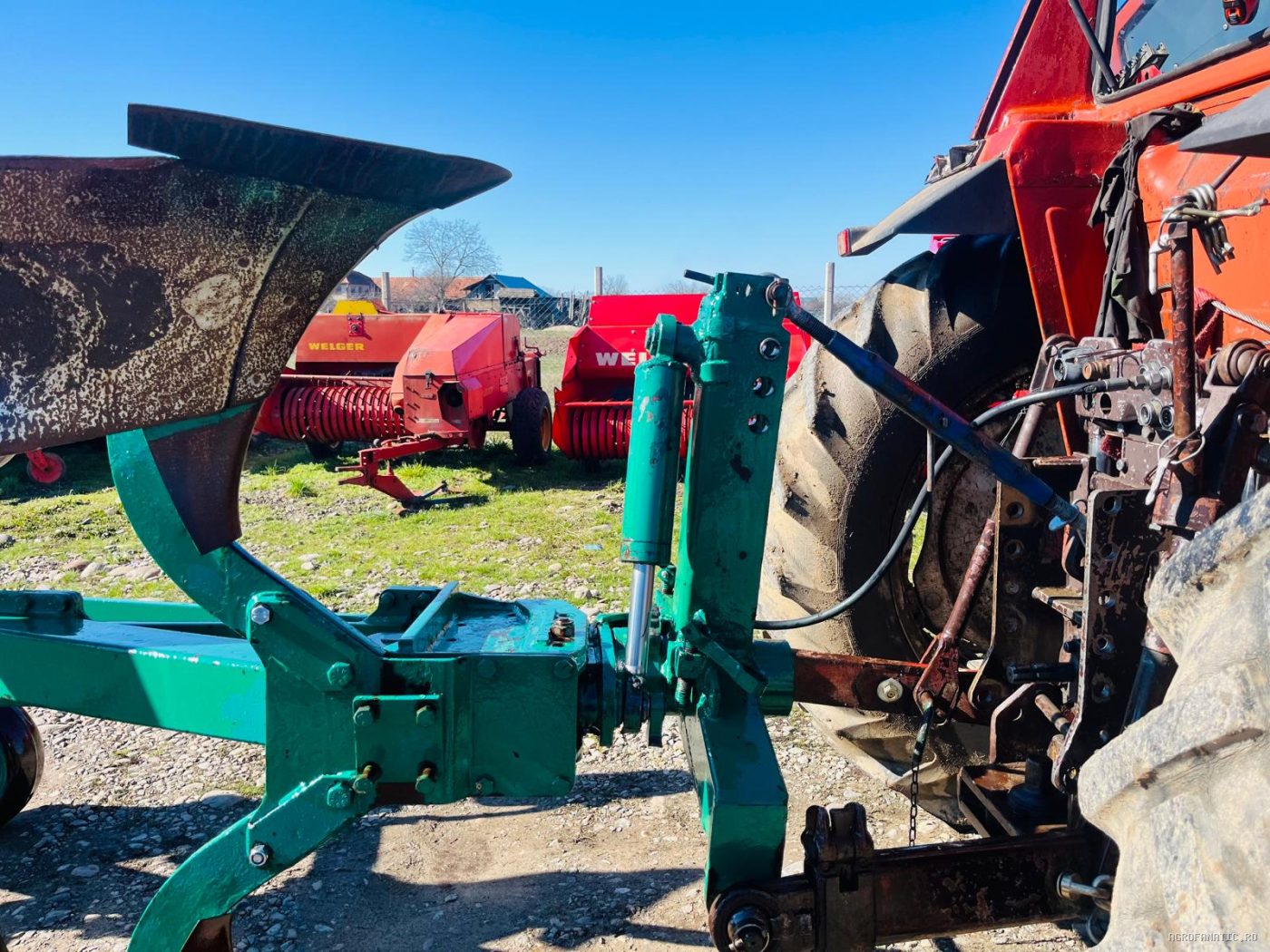 Plug cu 4 trupite Regent, cu roata, 70 inaltime de la sol — utilaj agricol de vanzare