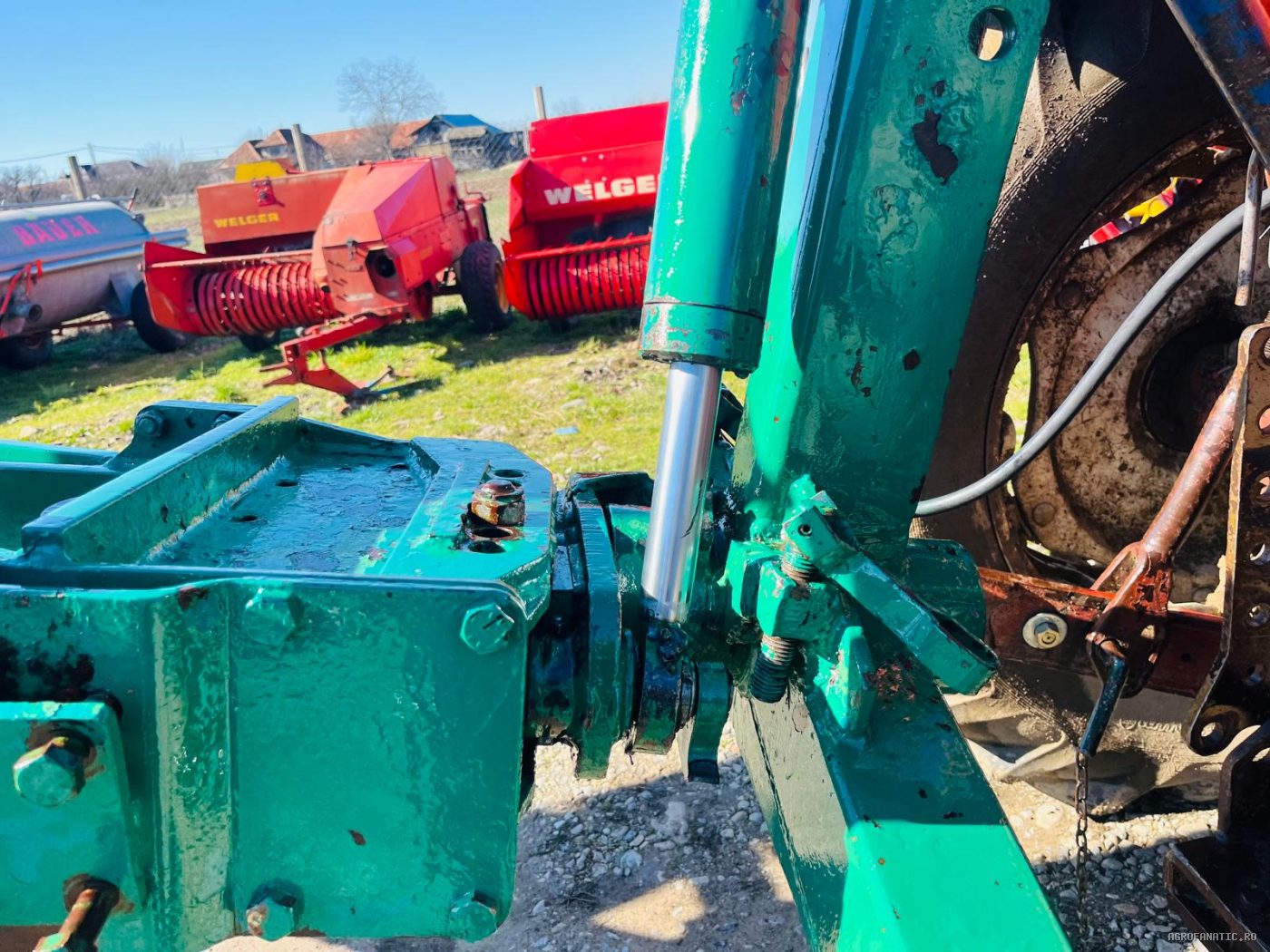 Plug cu 4 trupite Regent, cu roata, 70 inaltime de la sol — utilaj agricol de vanzare