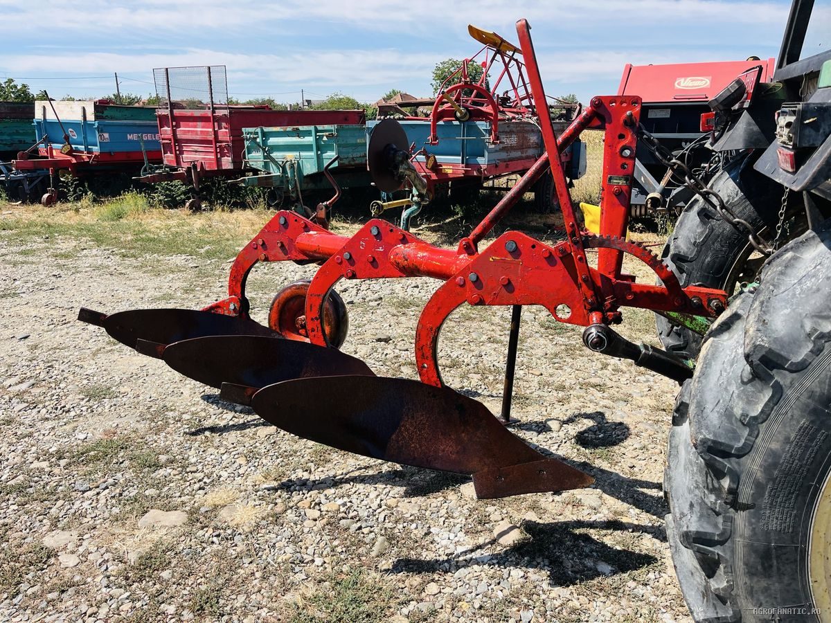 Plug Kvernelands Keverland 3 trupite cormane brazdare capuri cu roata de copiere si disc taiere, marimea 12 — utilaj agricol de vanzare la AgroFanatic Bihor