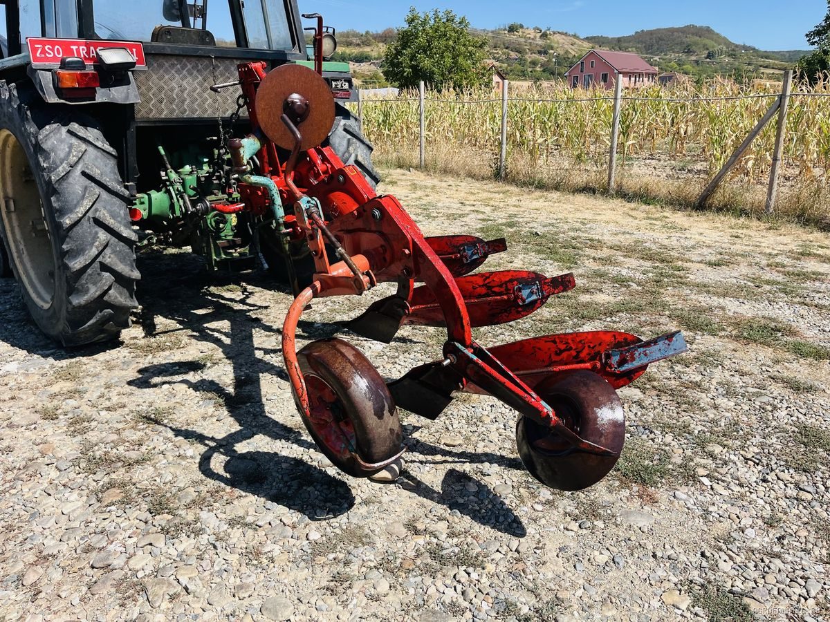 Plug Kvernelands Keverland 3 trupite cormane brazdare capuri cu roata de copiere si disc taiere, marimea 12 — utilaj agricol de vanzare la AgroFanatic Bihor