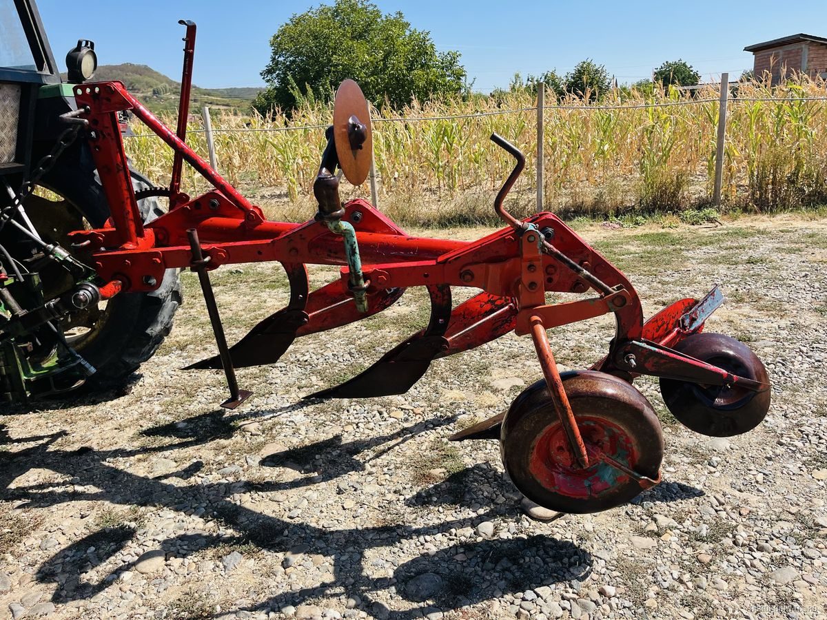 Plug Kvernelands Keverland 3 trupite cormane brazdare capuri cu roata de copiere si disc taiere, marimea 12 — utilaj agricol de vanzare la AgroFanatic Bihor