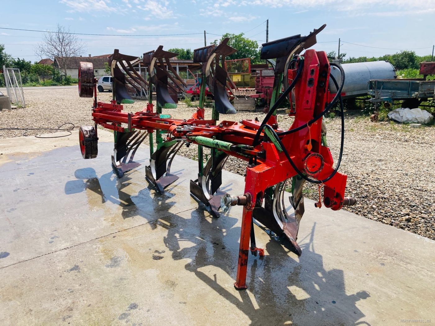 Plug reversibil hidraulic cu 2 furtune, 4 cormane tip platbanda Screiber — utilaj agricol de vanzare