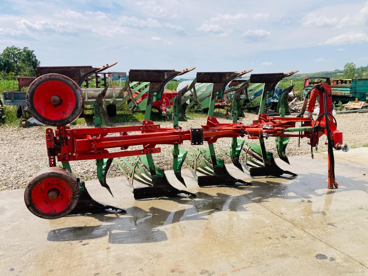 Plug reversibil hidraulic cu 2 furtune, 4 cormane tip platbanda Screiber — utilaj agricol de vanzare