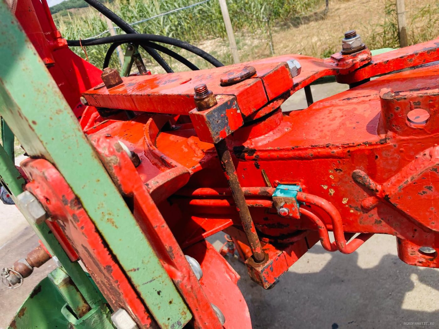 Plug reversibil hidraulic cu 2 furtune, 4 cormane tip platbanda Screiber — utilaj agricol de vanzare