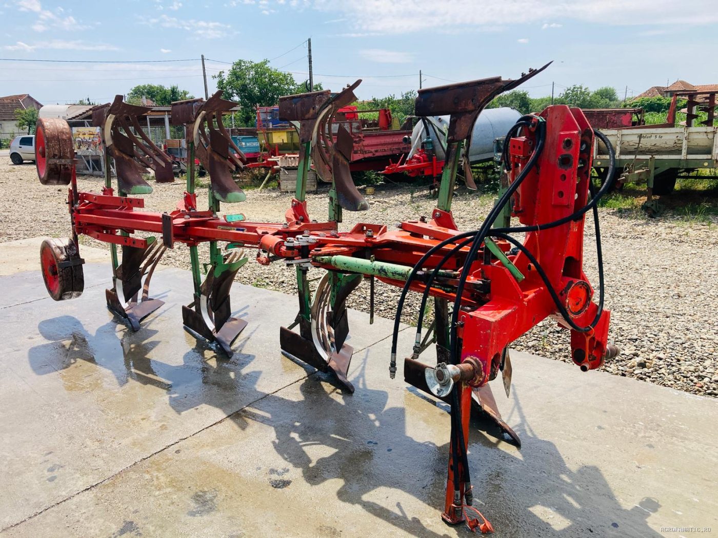 Plug reversibil hidraulic cu 2 furtune, 4 cormane tip platbanda Screiber — utilaj agricol de vanzare