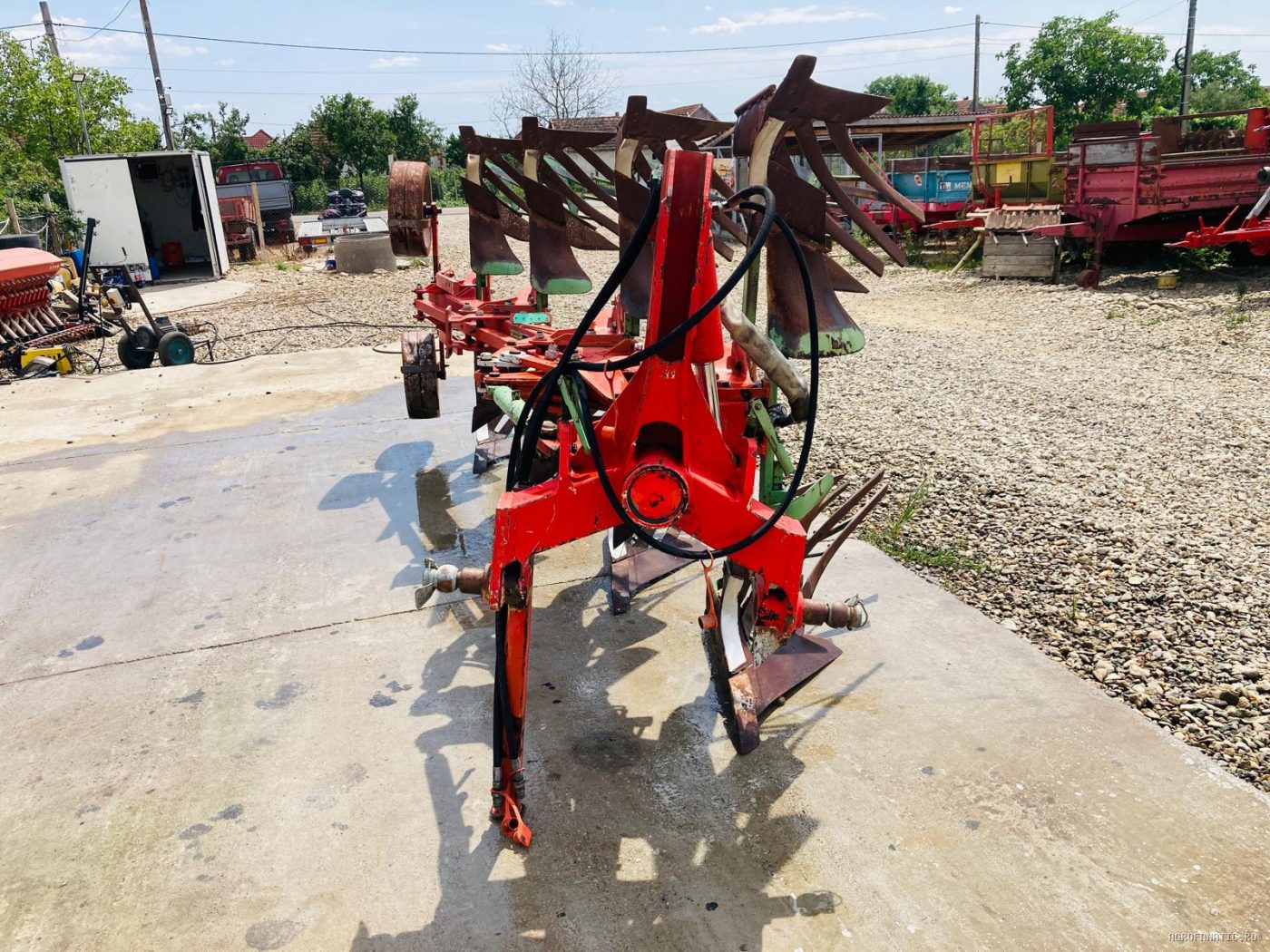 Plug reversibil hidraulic cu 2 furtune, 4 cormane tip platbanda Screiber — utilaj agricol de vanzare