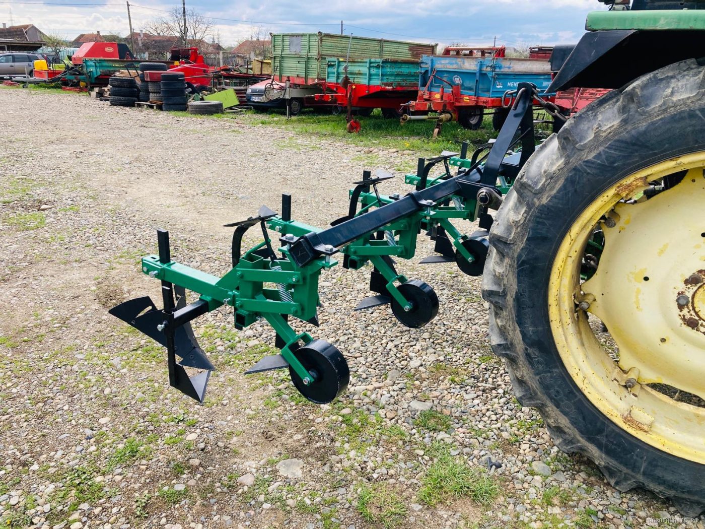 Prasietor porumb cu 3 sectii Ekiw Polonia, utilaj nou — utilaj agricol de vanzare