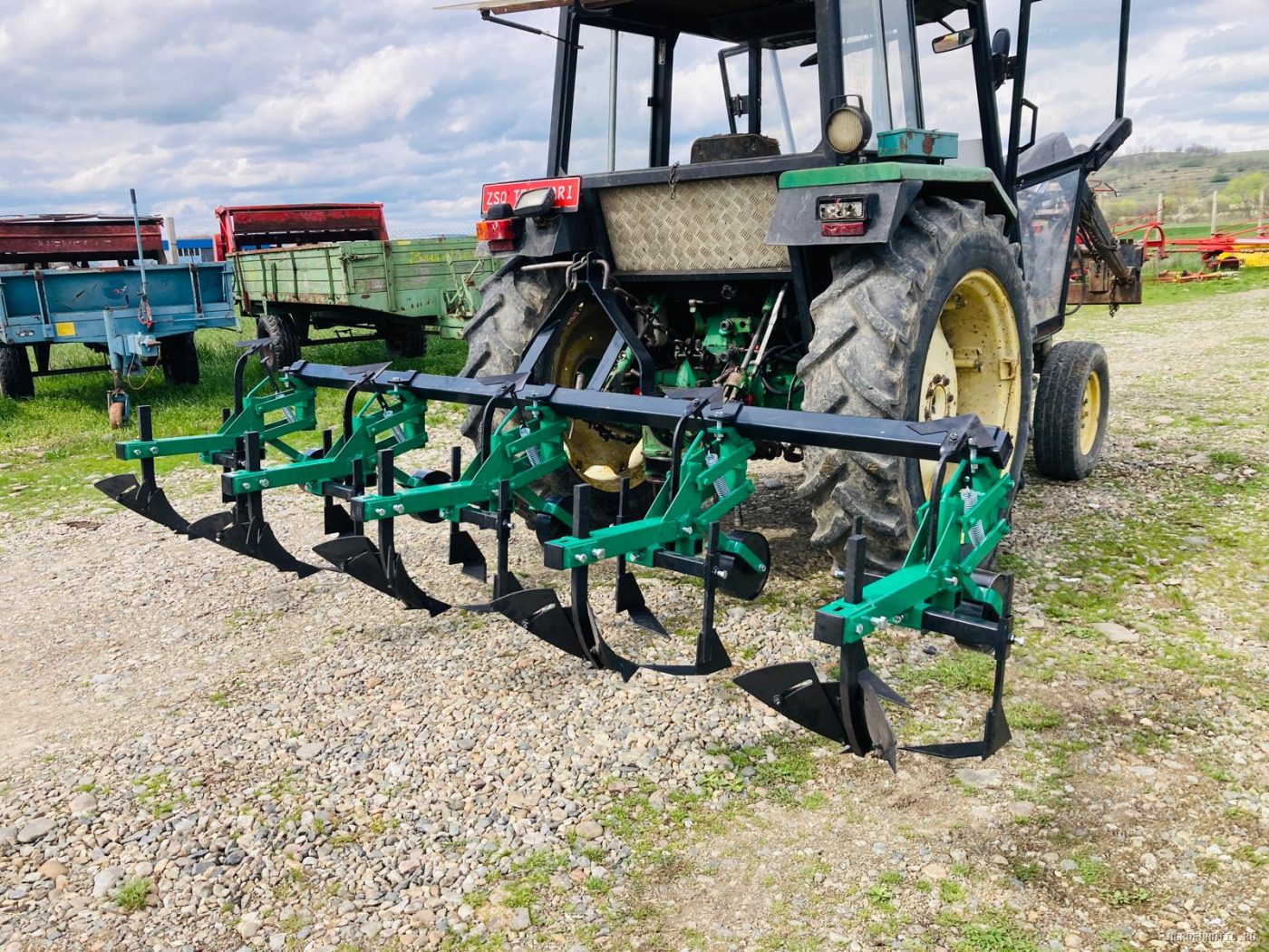 Prasietor porumb cu 3 sectii Ekiw Polonia, utilaj nou — utilaj agricol de vanzare