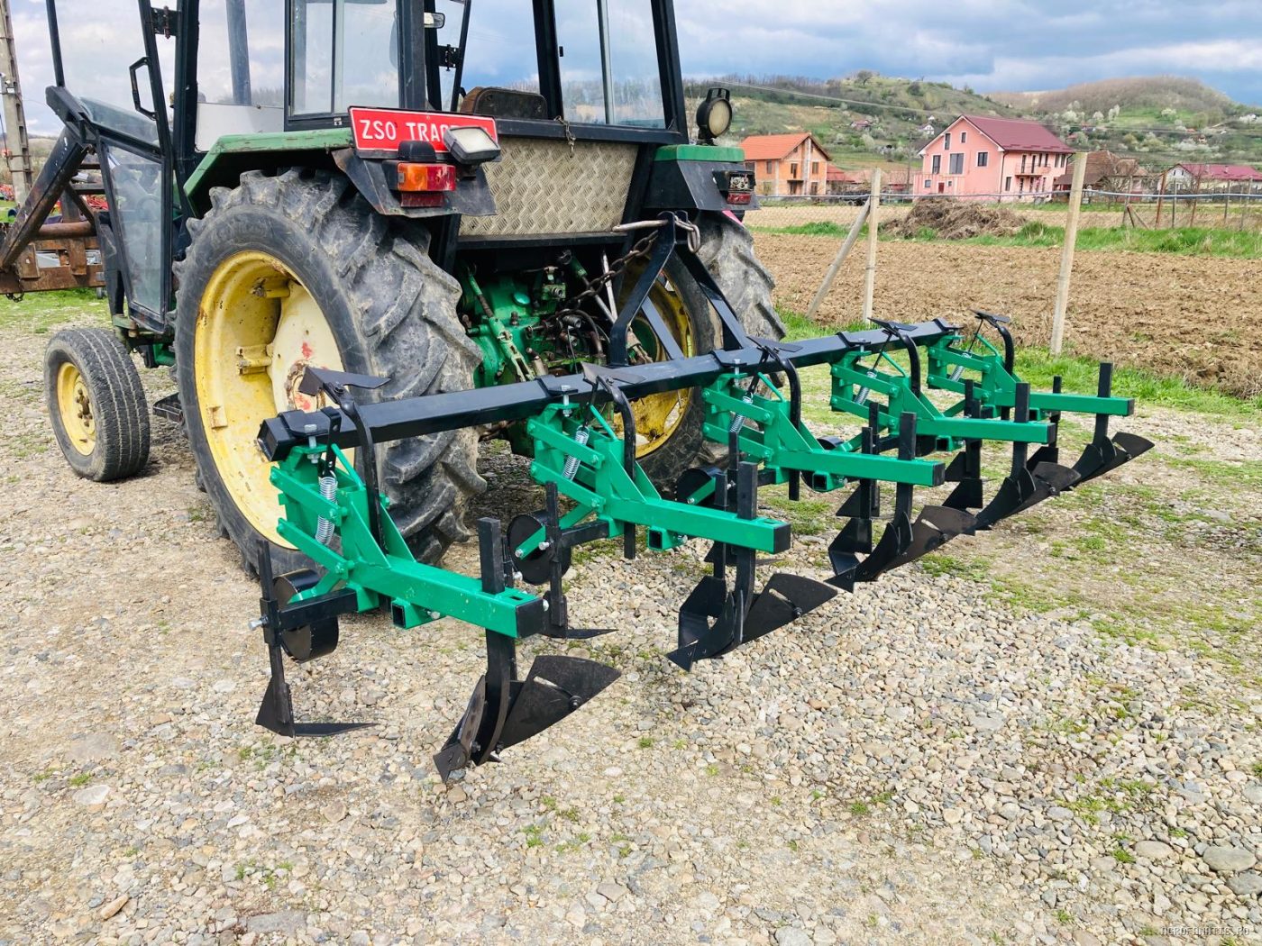 Prasietor porumb cu 3 sectii Ekiw Polonia, utilaj nou — utilaj agricol de vanzare