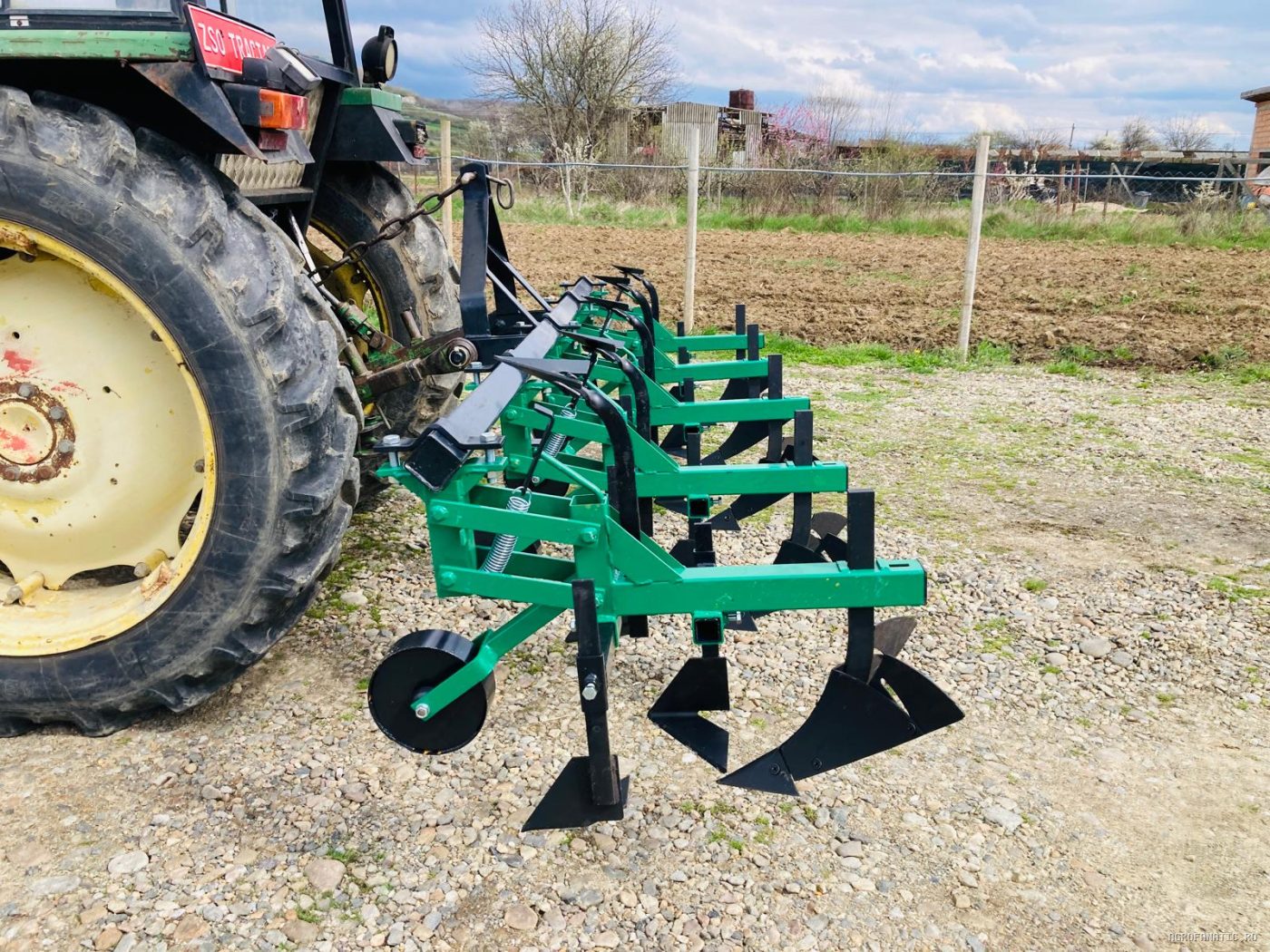 Prasietor porumb cu 3 sectii Ekiw Polonia, utilaj nou — utilaj agricol de vanzare