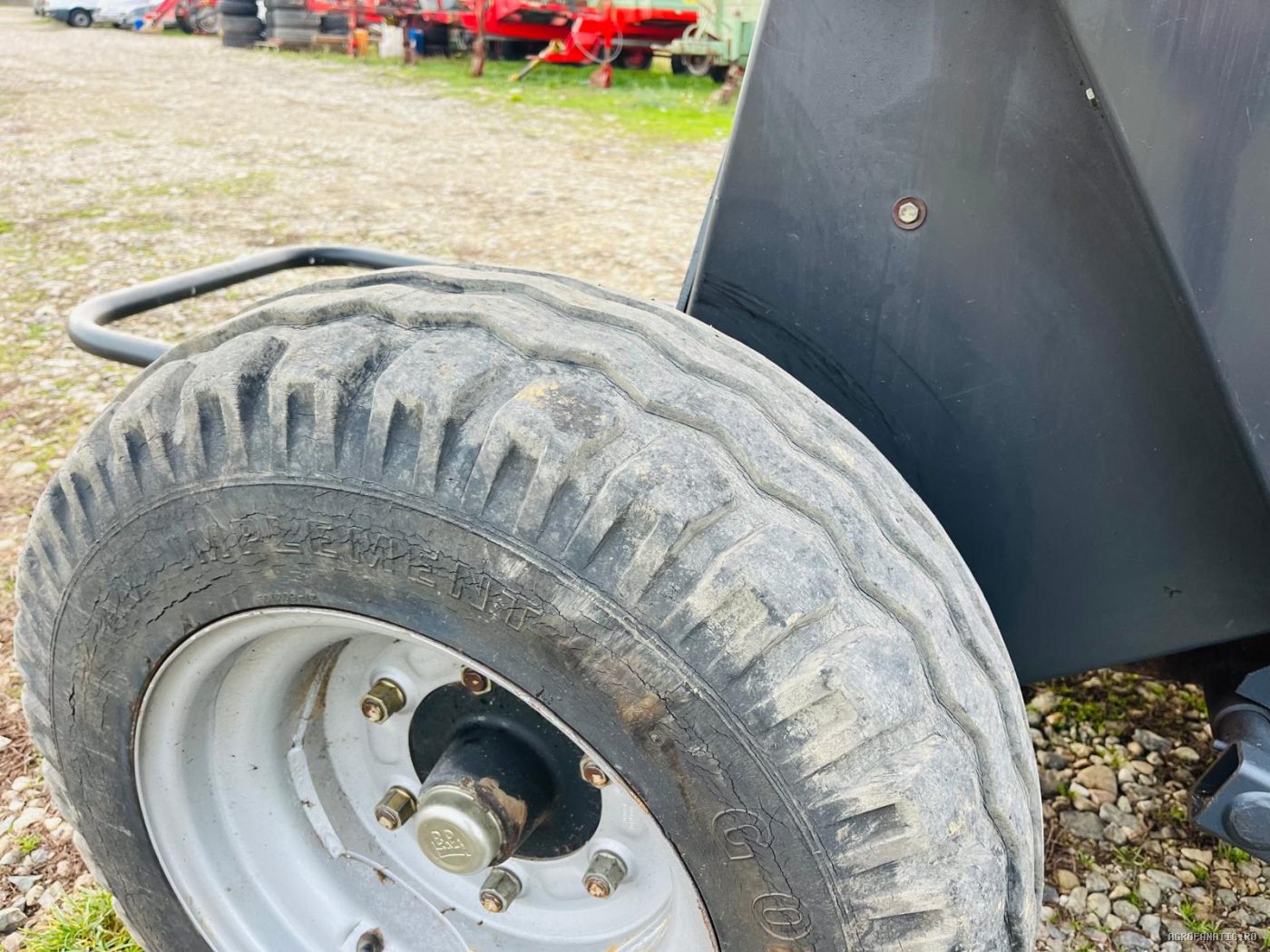 Presa de balotat, baloti mici rotunzi Vicon, Kverneland 1.20 * 1.20 m — utilaj agricol de vanzare