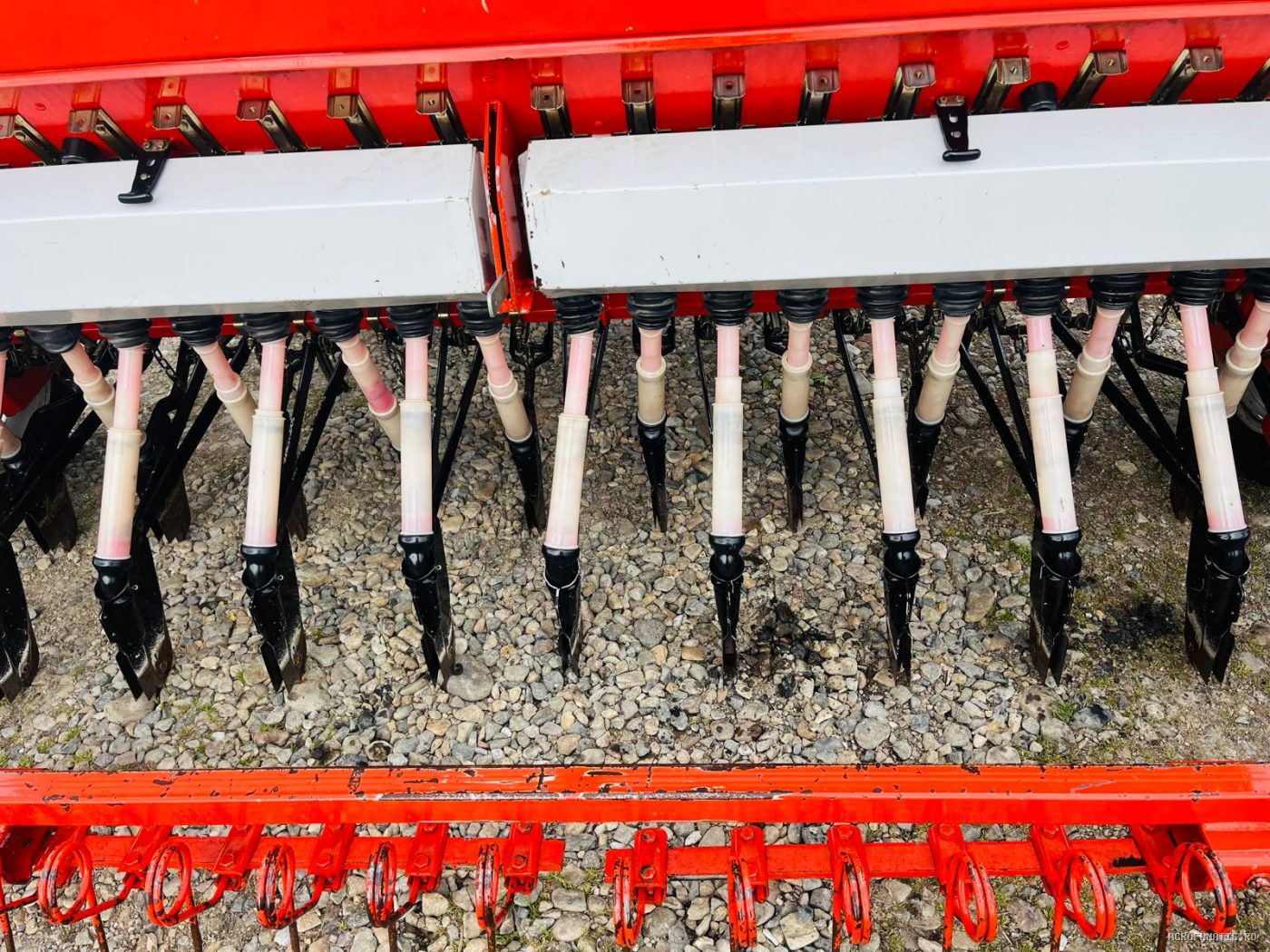 Semanatoare de paioase, grau, lucerna Reform 100 2.5 m — utilaj agricol de vanzare