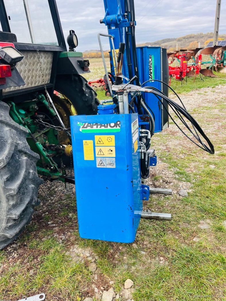 Tocator de resturi vegetale Zappator cu brat hidraulic — utilaj agricol de vanzare