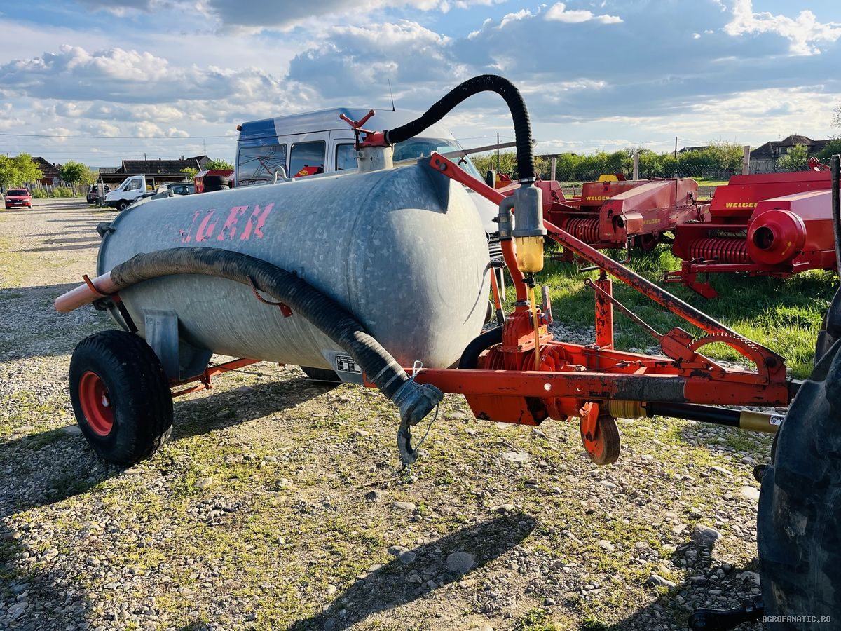 Vidanja, vitanje, vidanjor 1700 l Bauer, pompa vacuum dublu sens, cisterna galvanizata — utilaj agricol de vanzare la AgroFanatic Bihor
